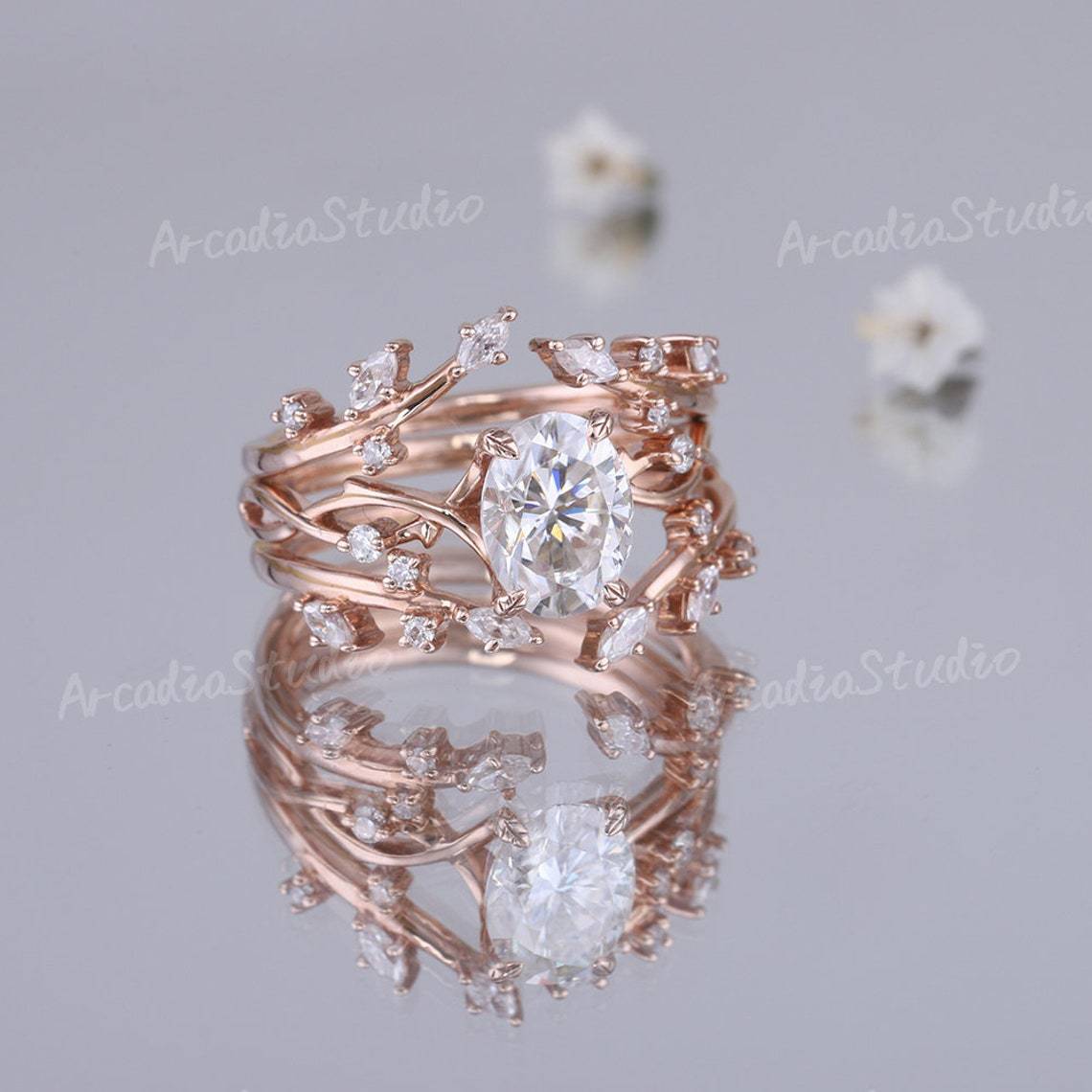 Classic Gold Ring with Timeless Appeal