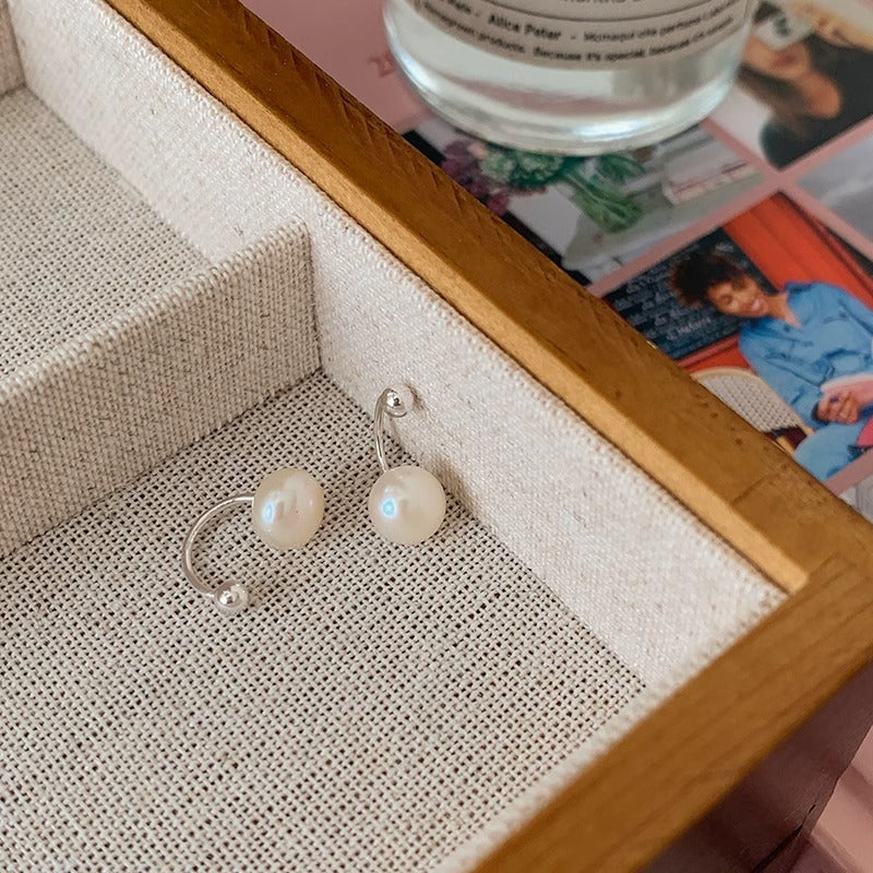 Romantic Pearl Earring for Special Moments