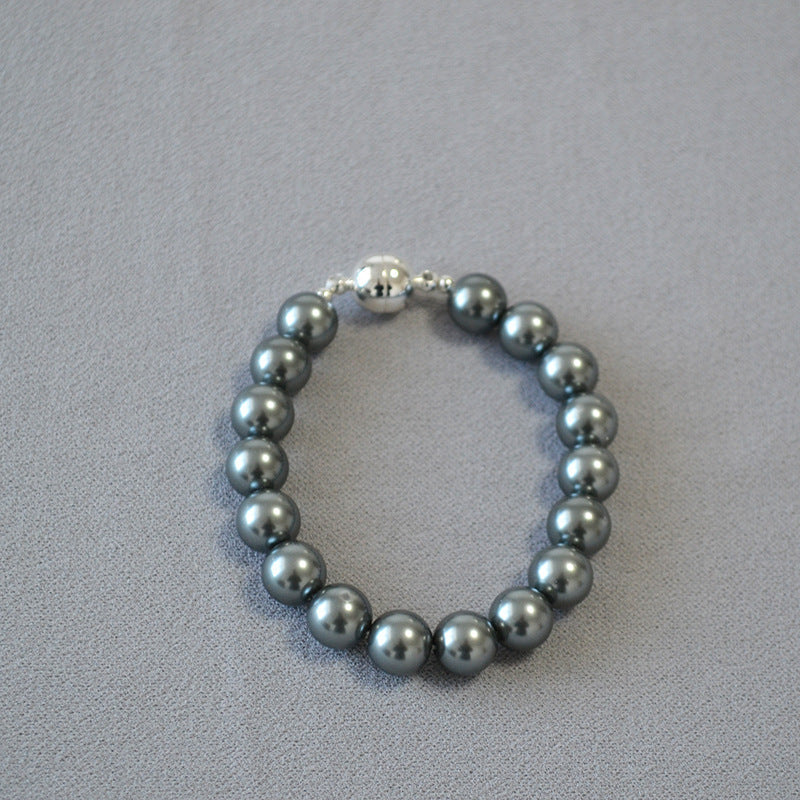 Classic Pearl Necklace with Timeless Appeal