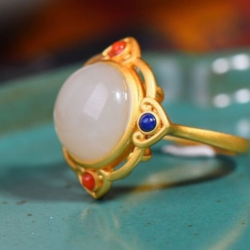 Classic Silver Ring with Timeless Appeal