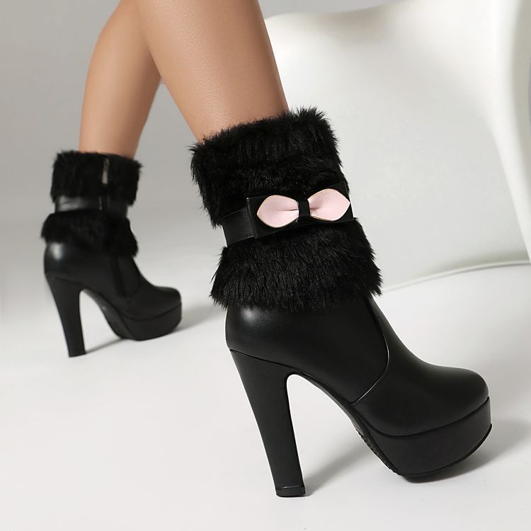 Graceful Orthopedic Boots for Modern Look