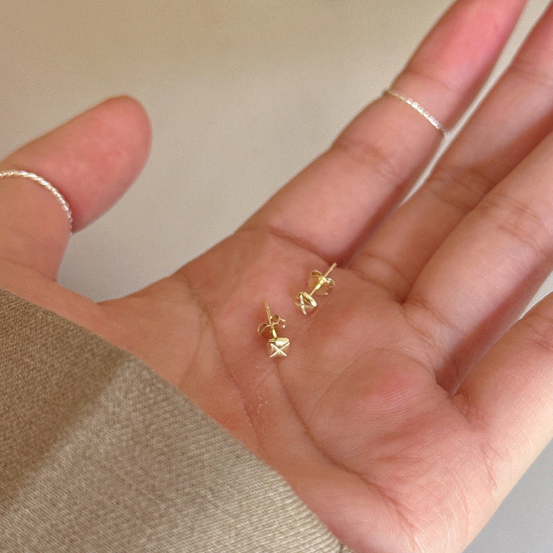 Charming Piece for Any Occasion