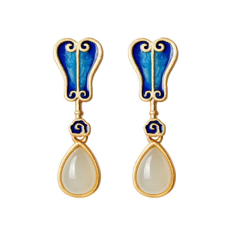 Classic Gold Earring with Timeless Appeal