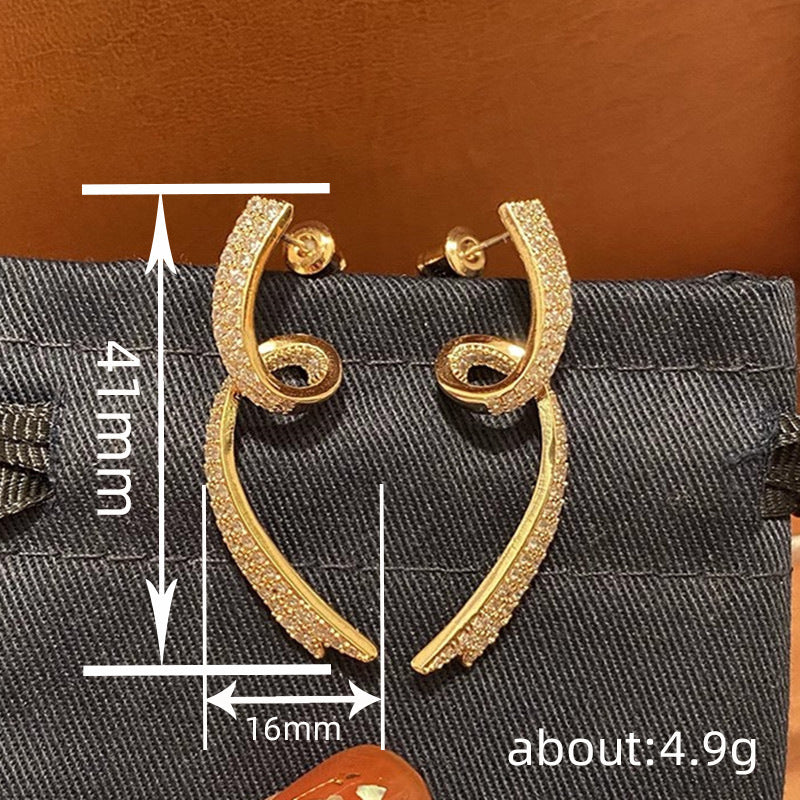 Vintage Handmade Gold Earring