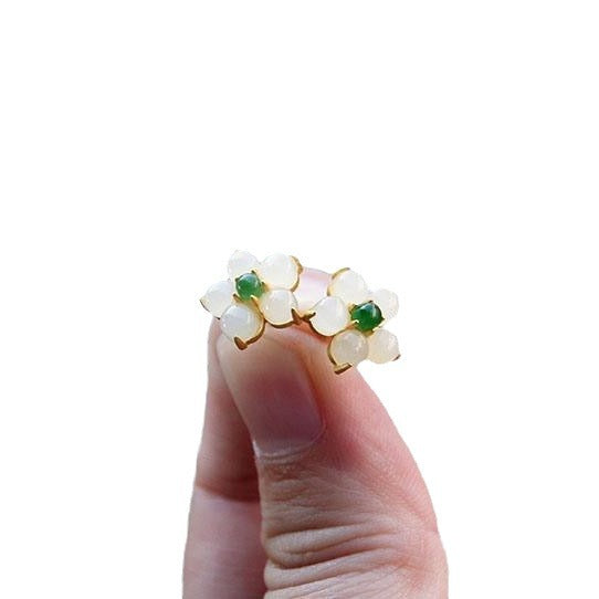 Charming Gold Earring for Any Occasion