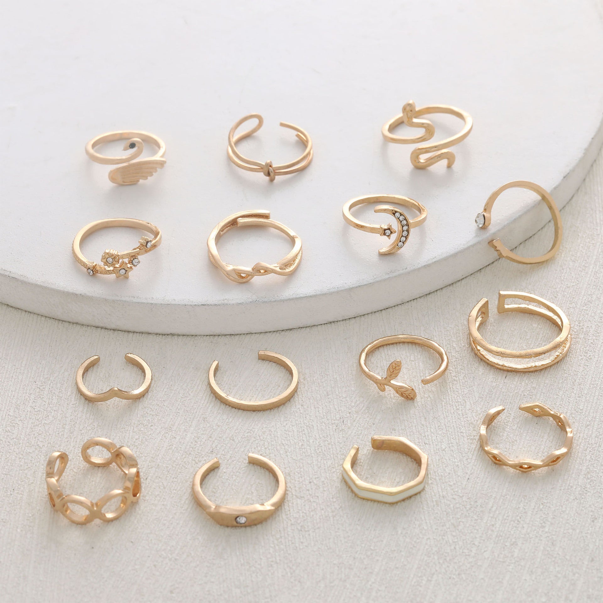 Romantic Gold Ring for Special Moments