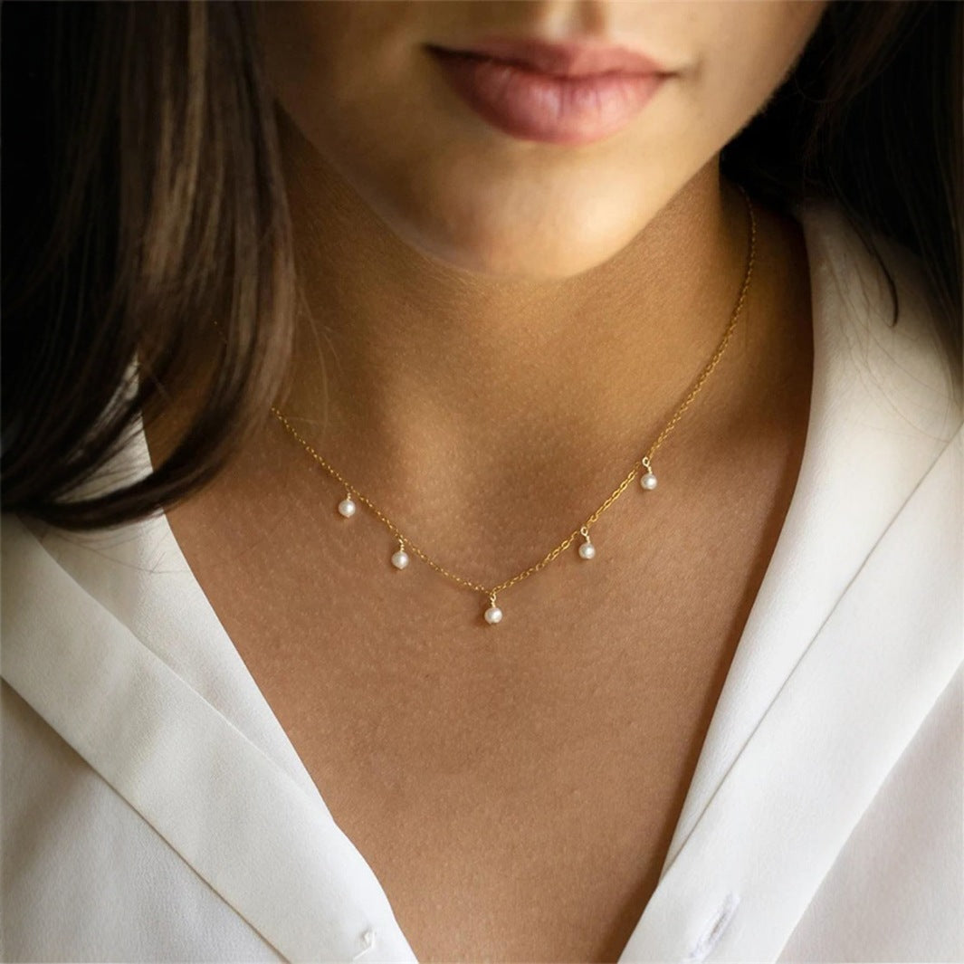 Classic Pearl Necklace with Timeless Appeal
