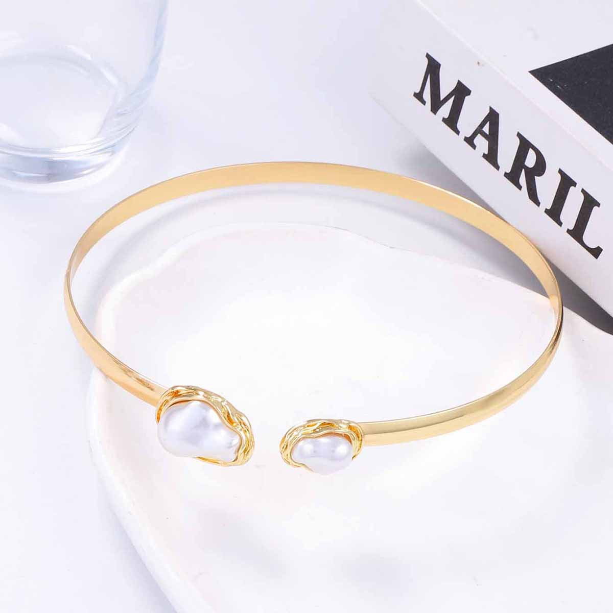 Stunning Pearl Bracelet for Daily Wear