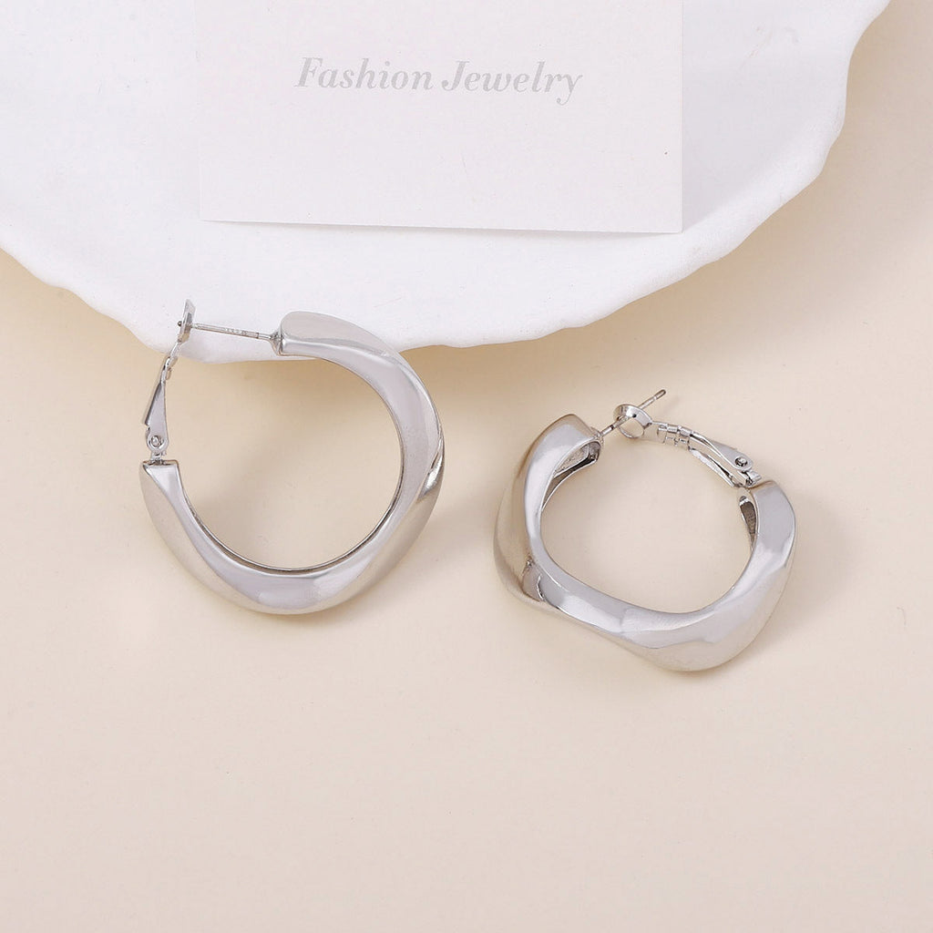 Charming Earring for Any Occasion