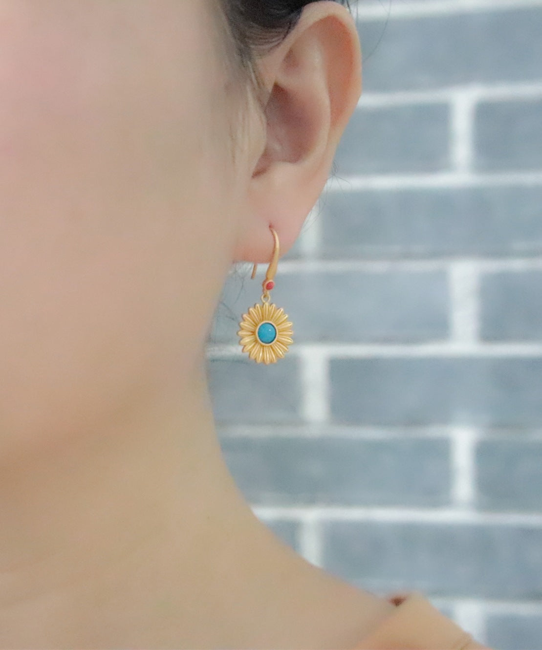 Vintage Handmade Gold Earring