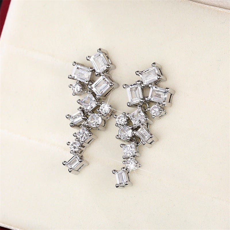 Charming Earring for Any Occasion