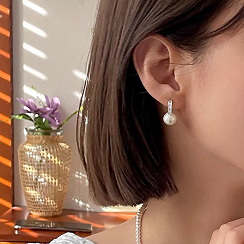Romantic Pearl Earring for Special Moments