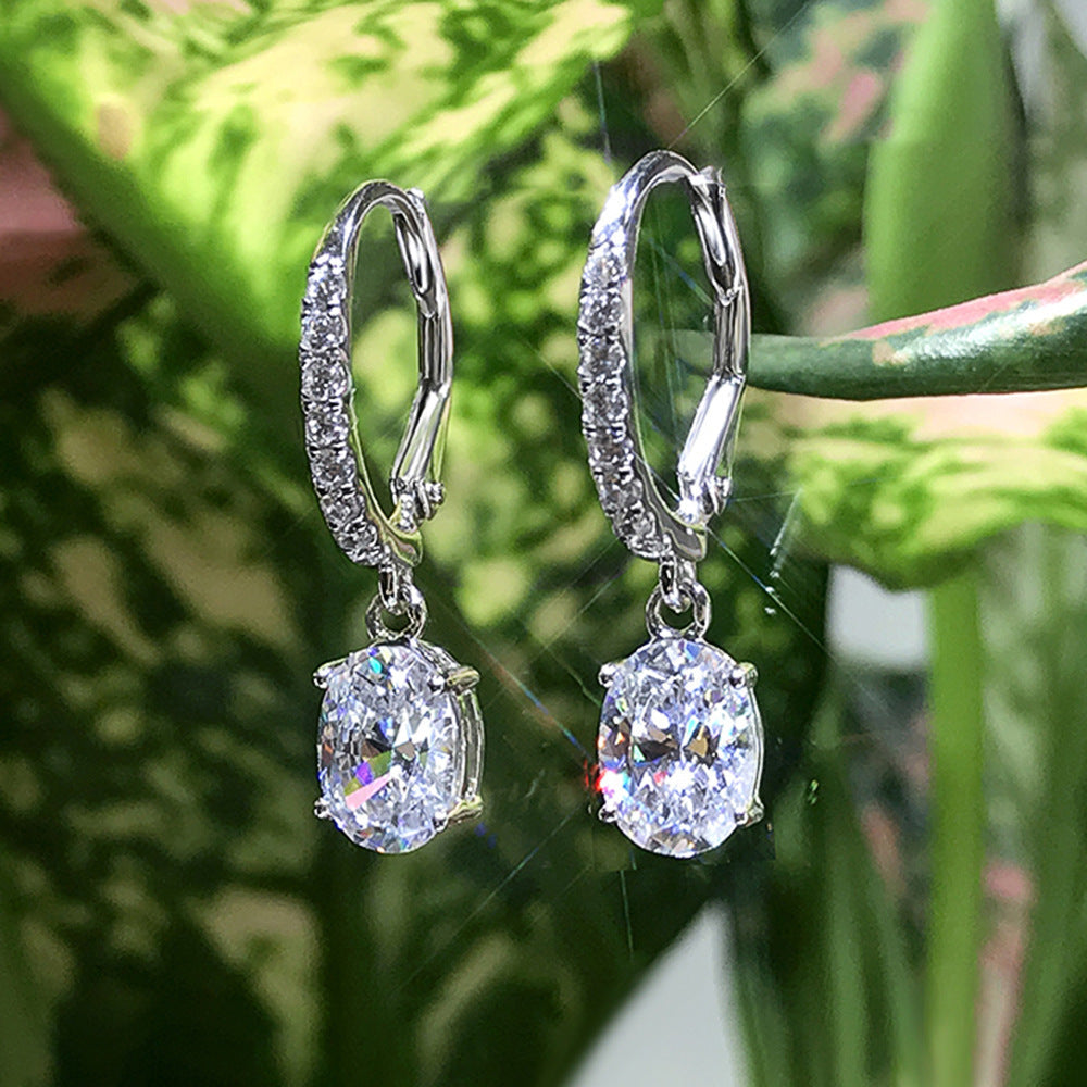 Charming Earring for Any Occasion