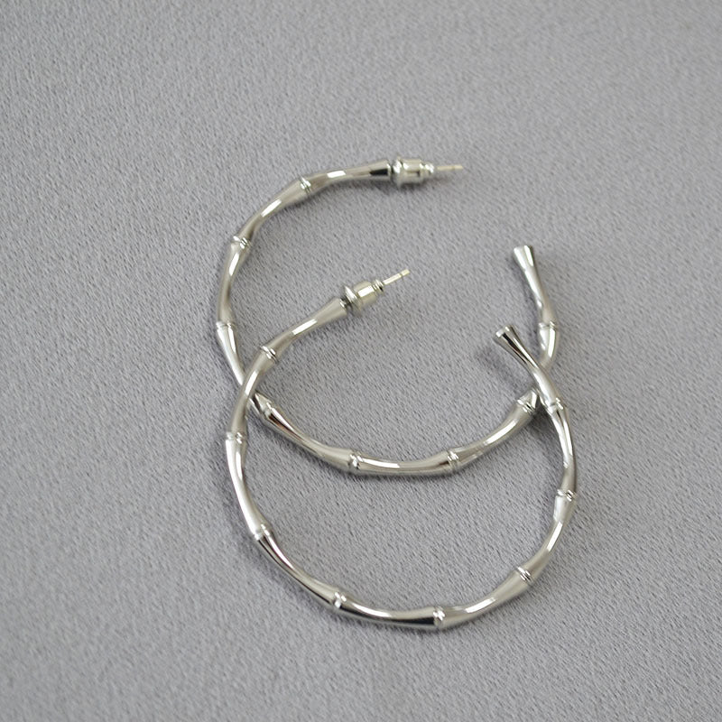 Charming Gold Earring for Any Occasion
