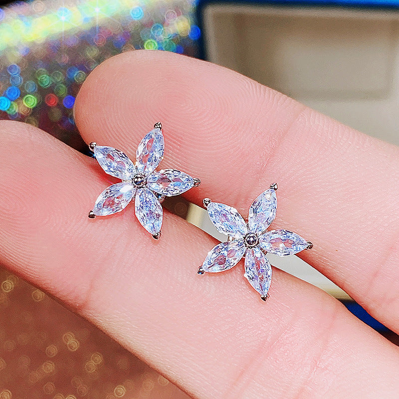 Charming Earring for Any Occasion