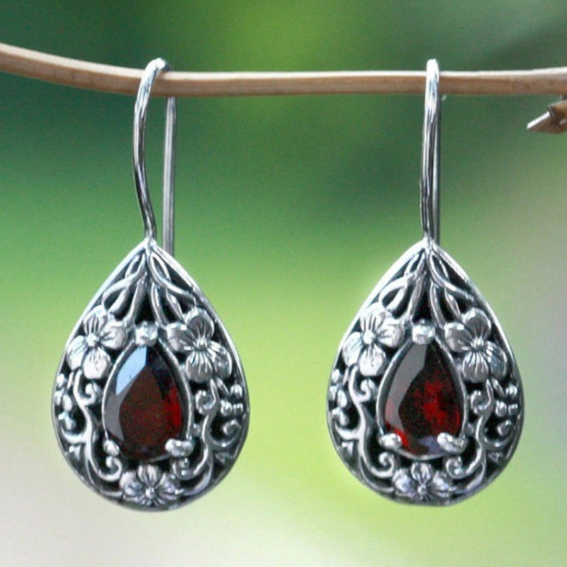 Romantic Silver Earring for Special Moments