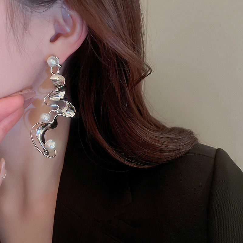 Romantic Pearl Earring for Special Moments