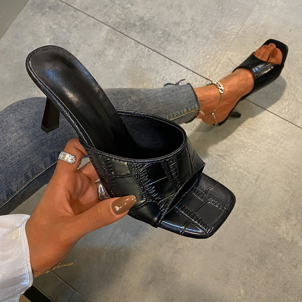 Graceful Orthopedic Sandals for Modern Look