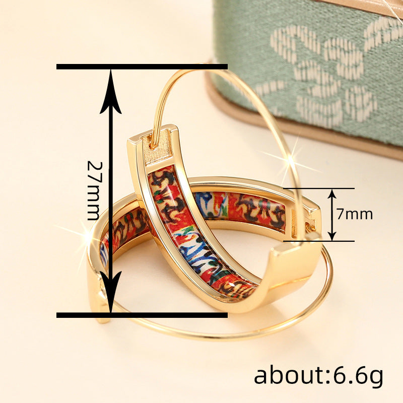 Charming Piece for Any Occasion