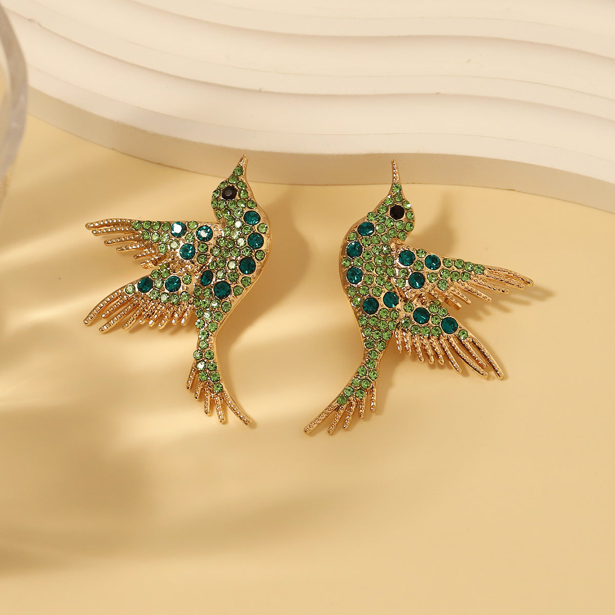 Charming Gold Earring for Any Occasion