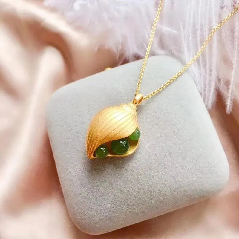 Romantic Gold Necklace for Special Moments