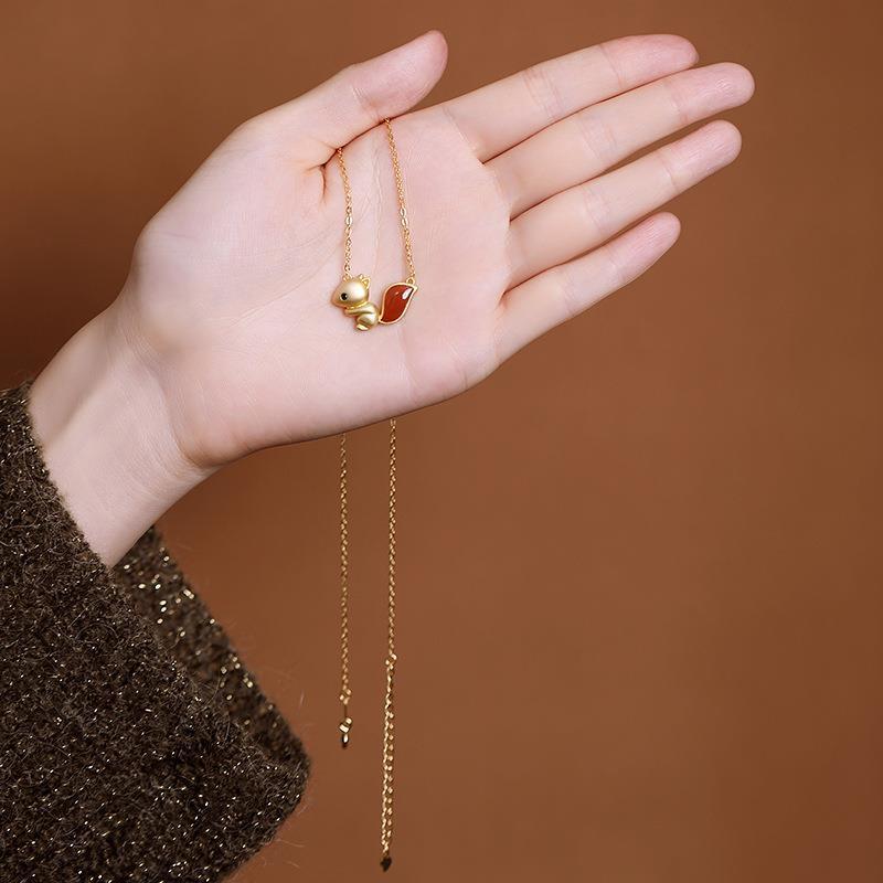 Romantic Gold Necklace for Special Moments