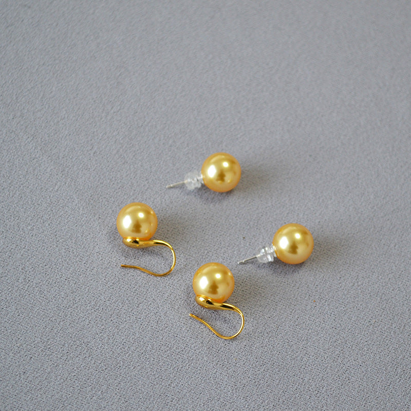 Beautiful Gold Earring with Unique Style