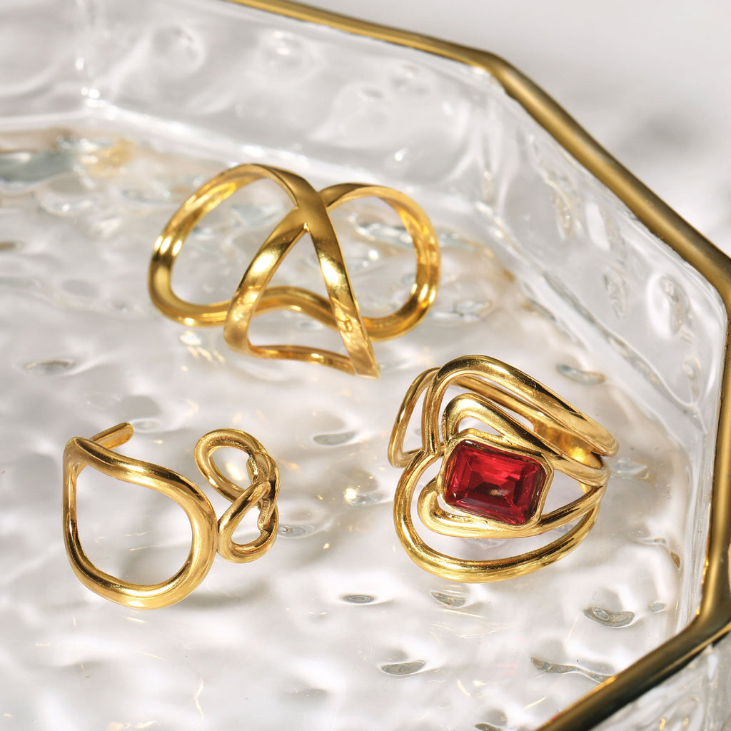 Classic Gold Bracelet with Timeless Appeal