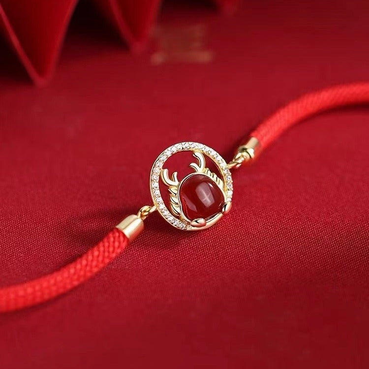 Charming Gold Bracelet for Any Occasion