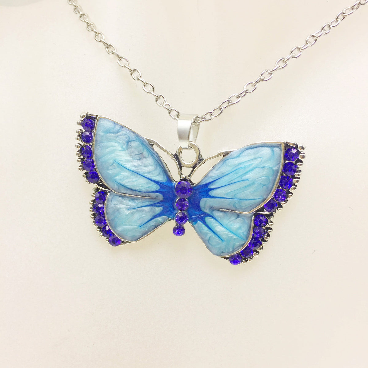 Stunning Necklace for Daily Wear