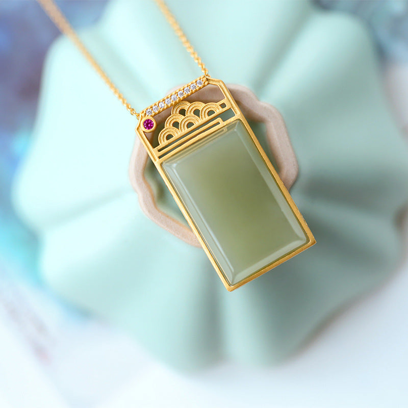 Elegant Gold Necklace for Every Occasion