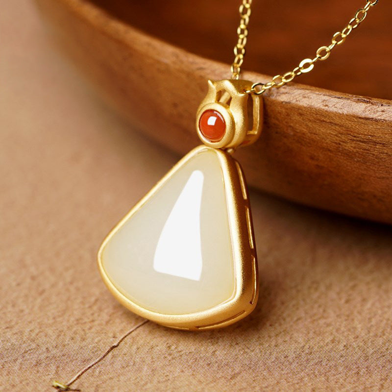 Charming Gold Necklace for Any Occasion
