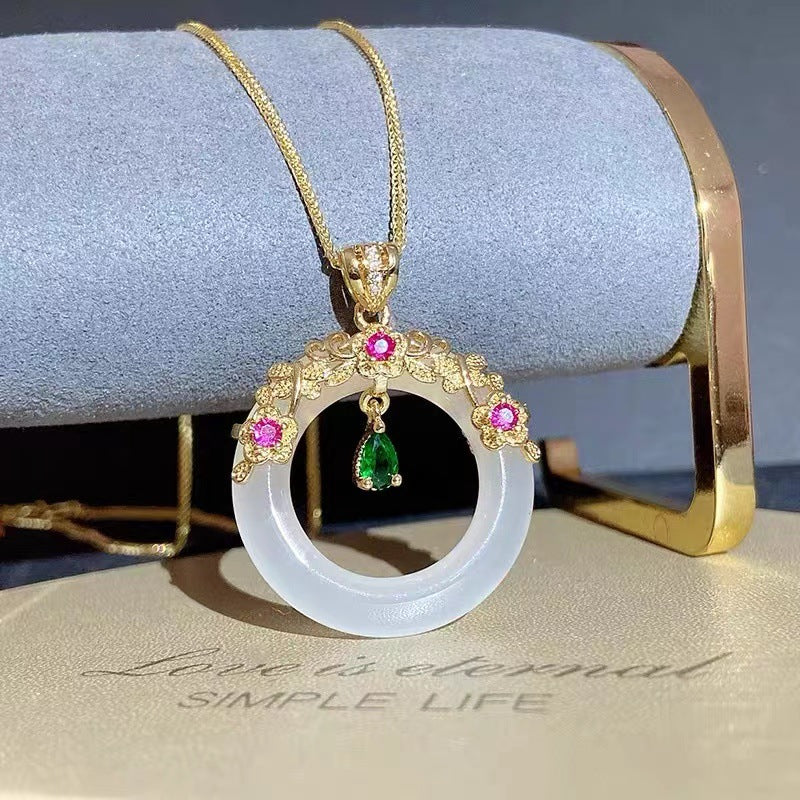 Charming Gold Necklace for Any Occasion