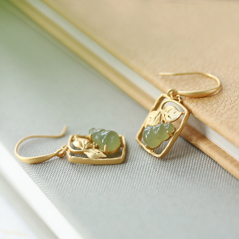 Charming Gold Earring for Any Occasion
