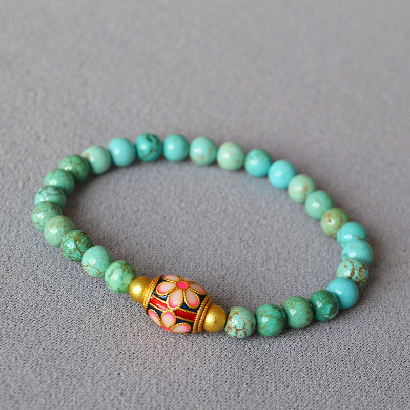 Classic Gold Bracelet with Timeless Appeal