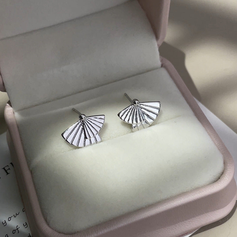 Charming Piece for Any Occasion