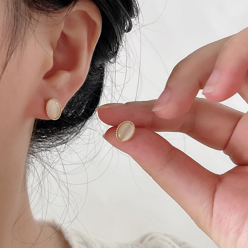 Classic Earring with Timeless Appeal
