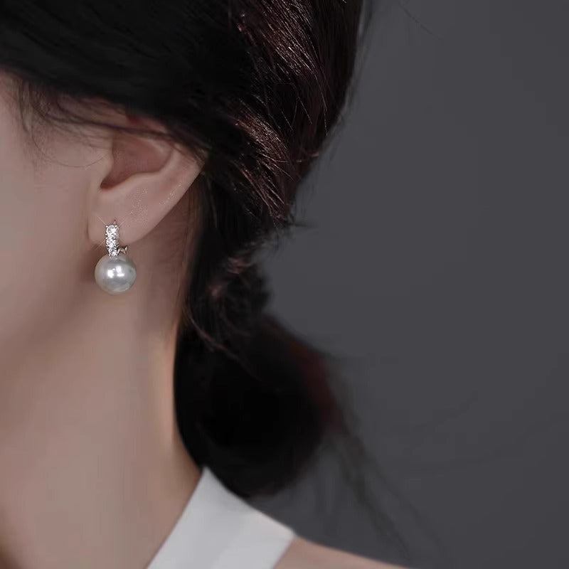 Romantic Pearl Earring for Special Moments