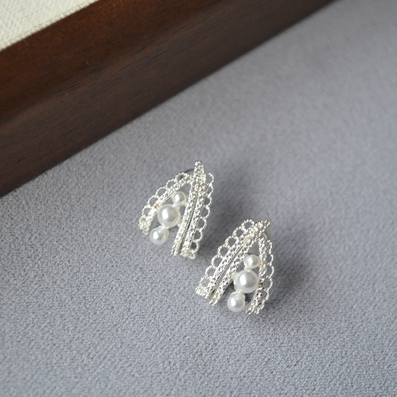 Romantic Silver Earring for Special Moments