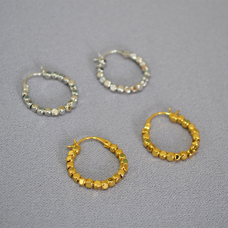 Charming Gold Earring for Any Occasion
