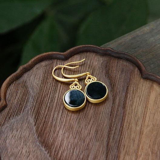 Charming Silver Earring for Any Occasion