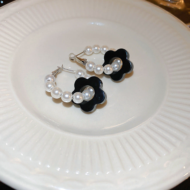 Romantic Pearl Earring for Special Moments