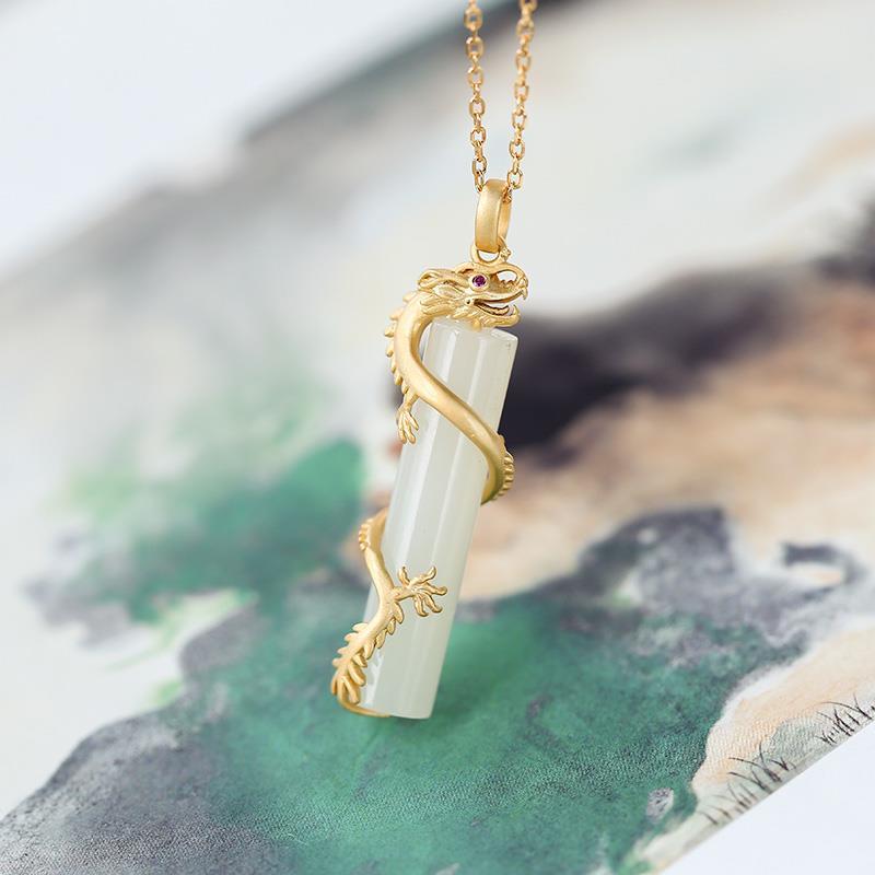 Charming Silver Necklace for Any Occasion