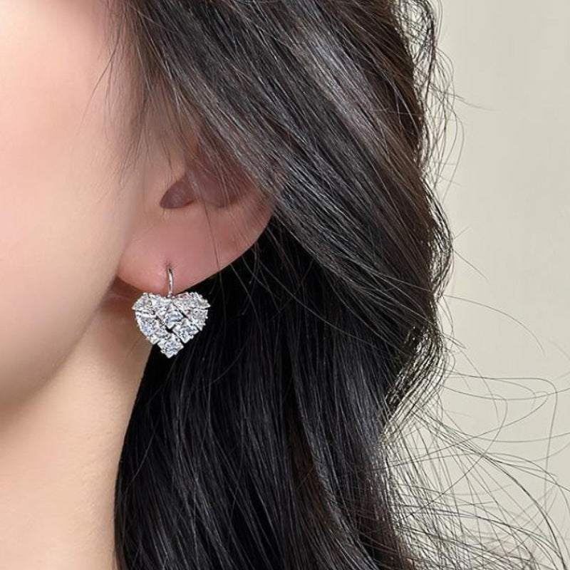 Charming Earring for Any Occasion