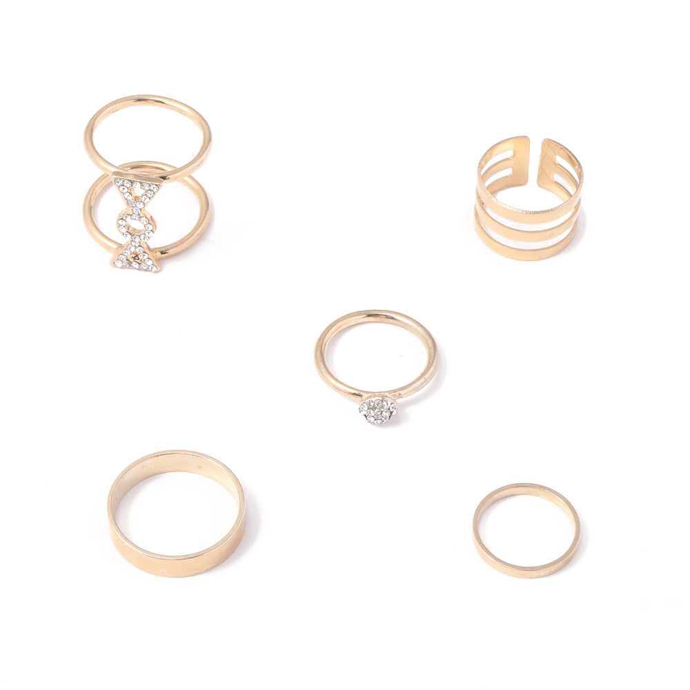 Classic Gold Ring with Timeless Appeal
