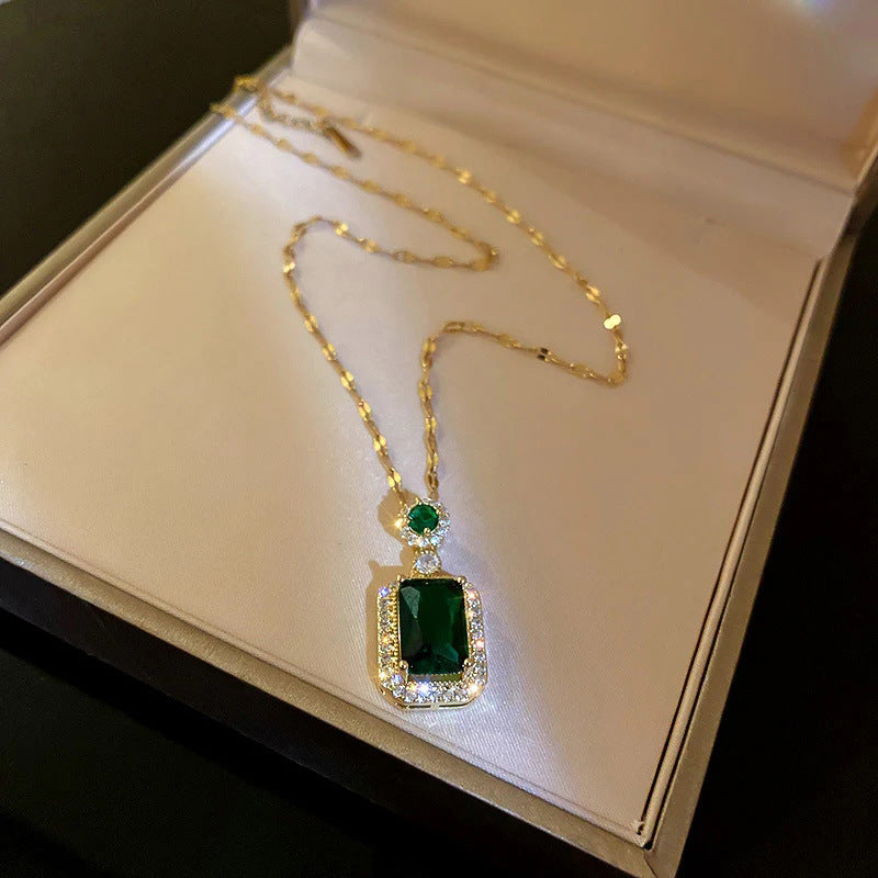 Stunning Necklace for Daily Wear