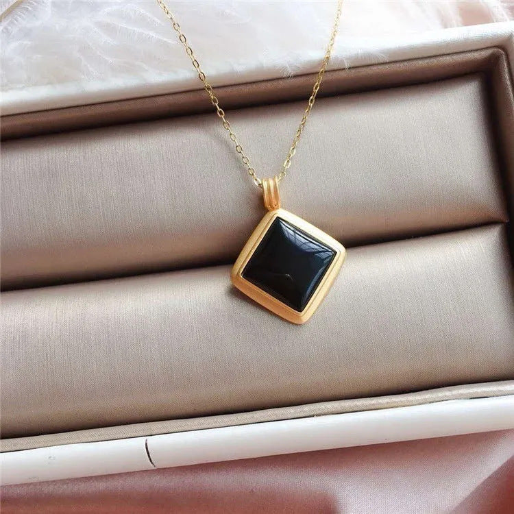 Elegant Gold Necklace for Every Occasion
