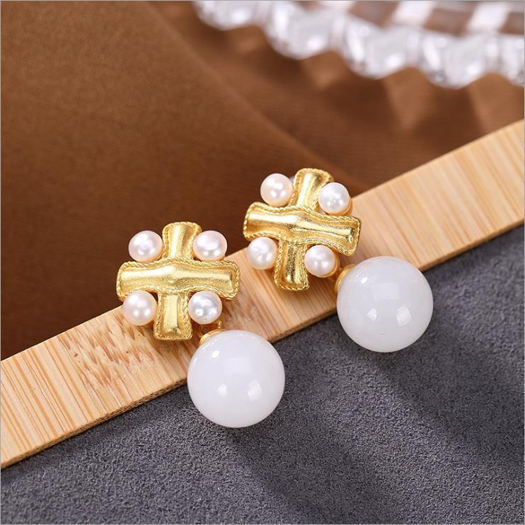 Beautiful Gold Earring with Unique Style