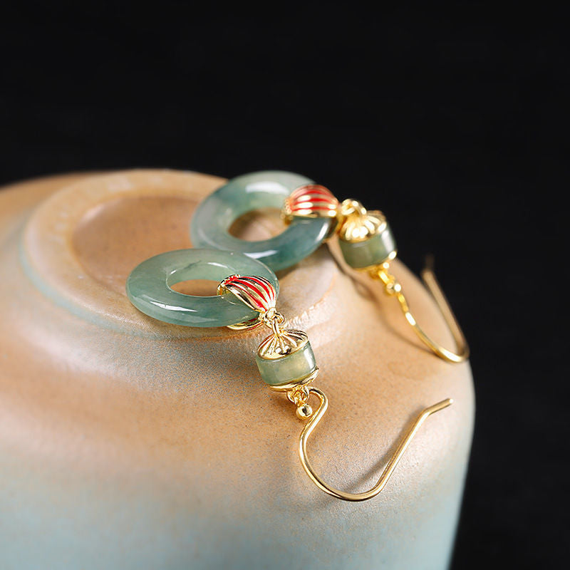 Charming Gold Earring for Any Occasion