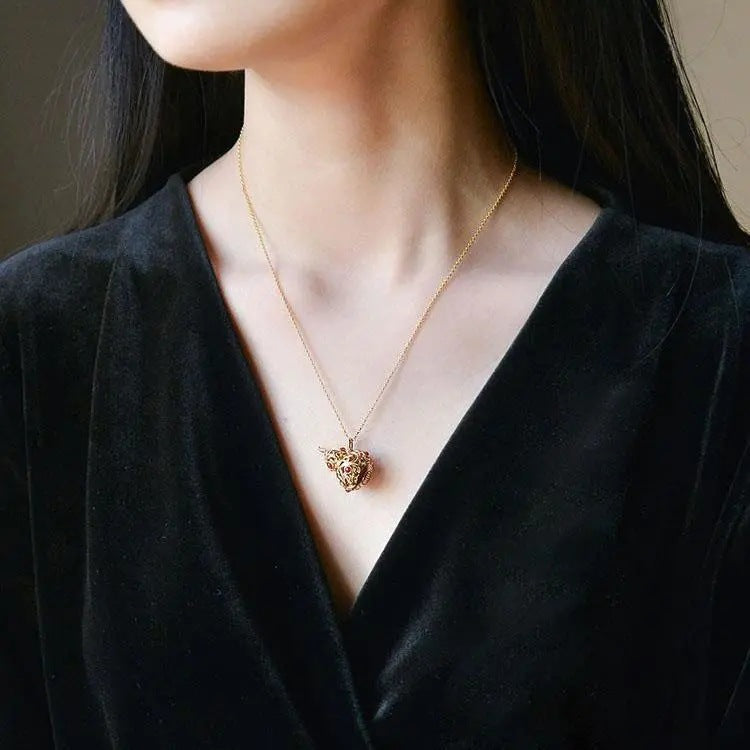Stunning Gold Necklace for Daily Wear